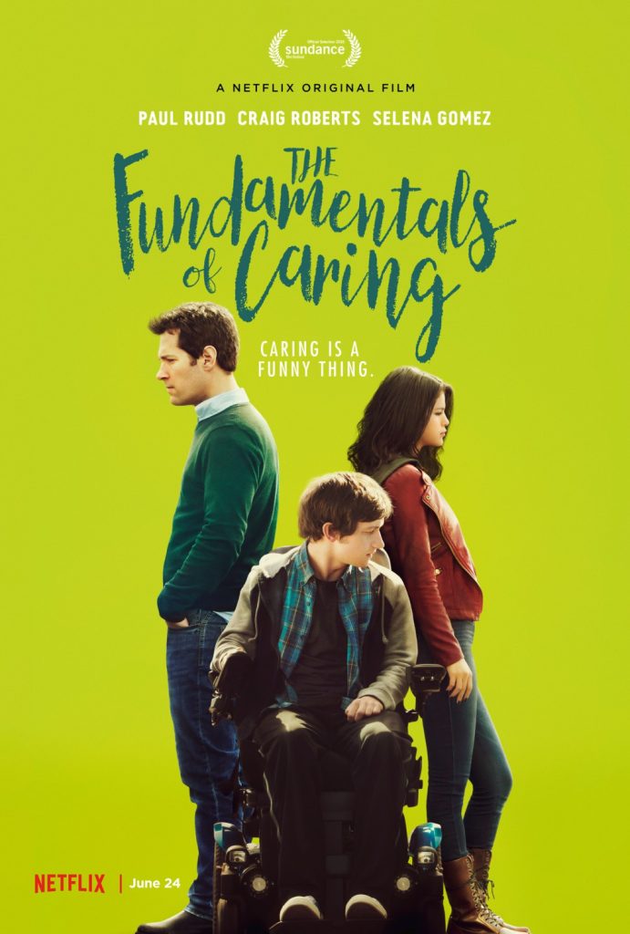 Poster van The fundamentals of caring: lichtgroene achtergrond met drie personages: een man en vrouw staan met de rug naar elkaar toe. Ervoor zit een jongen  in een rolstoel die naar de zijkant kijkt.