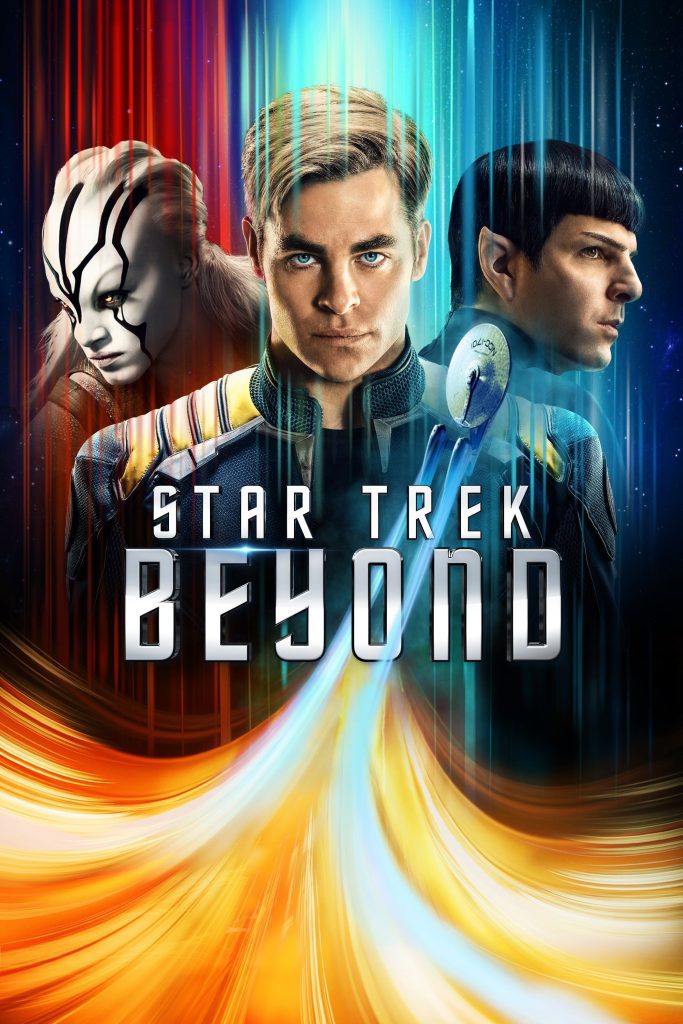 Filmposter van Star Trek: Beyond. Kirk, Spock en Jaylah op de achtergrond en daar voorlangs de Enterprise met achter zich een gele/oranje stroom aan plasma.