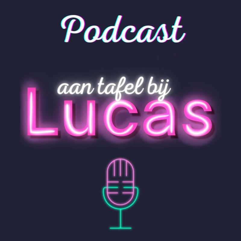 Logo van Aan tafel bij Lucas: donkere achtergrond met in roze neonletters het woord Lucas, de rest van de letters in wit en eronder in lijnen neonverlichting een podcastmicrofoon.