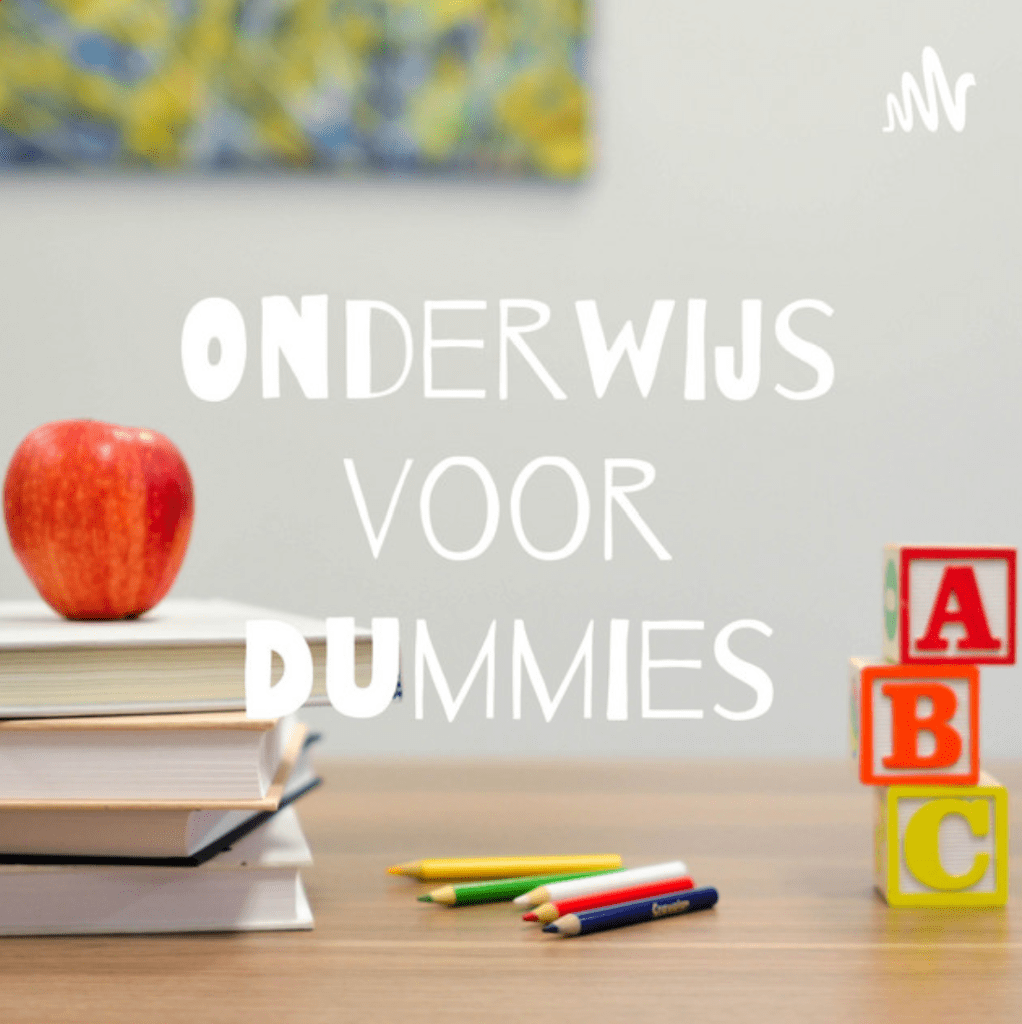 Logo van Onderwijs voor Dummies: een bureau met typische docentenspullen en daaroverheen in witte letters de titel.