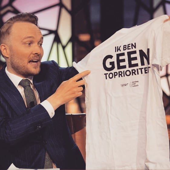 Ik staak vandaag, voor meer mensen in het onderwijs, voor kleinere klassen en voor meer tijd om mijn werk goed voor te bereiden en na te bespreken. En ja, dat kost meer geld. #onderwijs #lerarentekort #investeerinonderwijs #onderwijsstaking #lerarenstaking