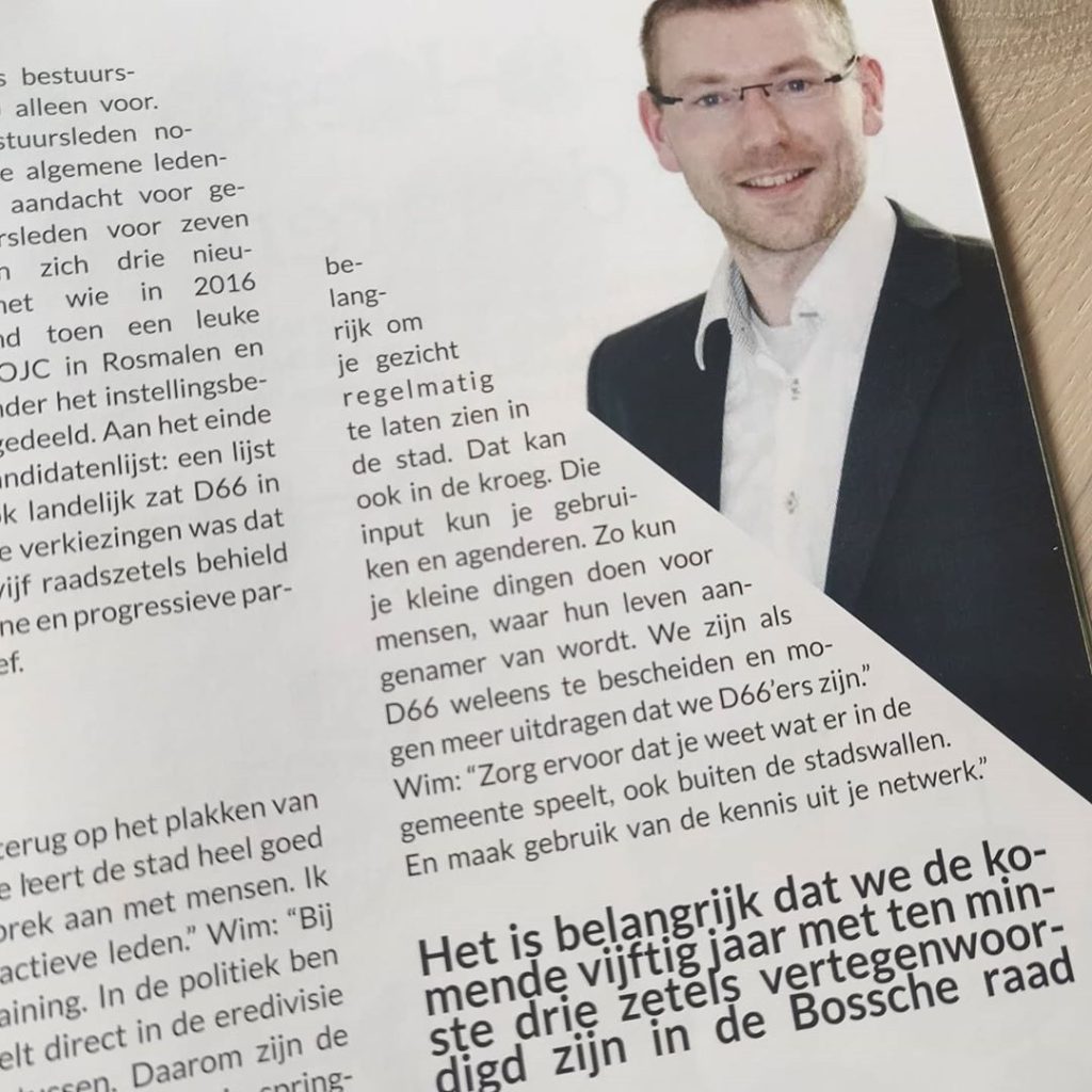 Foto van Wim Pelgrim naast een gedeelte van een artikel in het D66 's-Hertogenbosch Magazine.