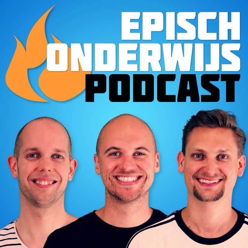 Logo van Episch Onderwijs Podcast: lichtblauwe achtergrond, naast de titel een icoon van een vlam en drie foto's van de presentatoren: drie witte mannen van in de dertig.