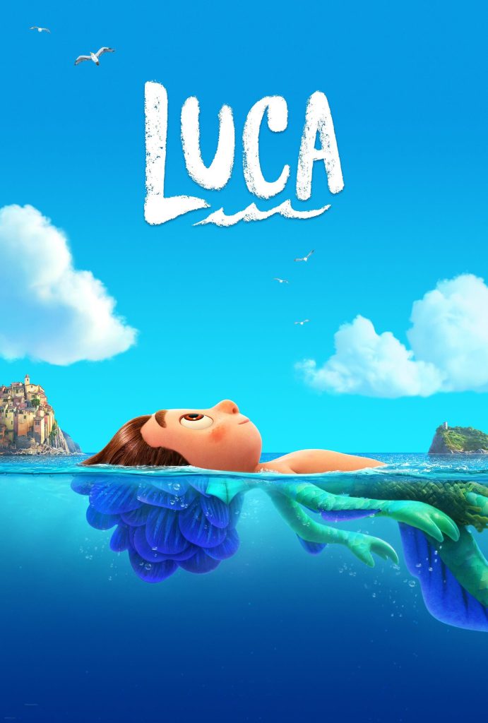 Filmposter van Luca. De onderste 1/3e is onder water, de rest erboven. Op de waterspiegel drijft een jongetje: onder water is hij een geschubd watermonster, boven water een lief jongetje. Hij staart in de blauwe lucht waar in witte krijtachtige letters de titel van de film staat geschreven. 