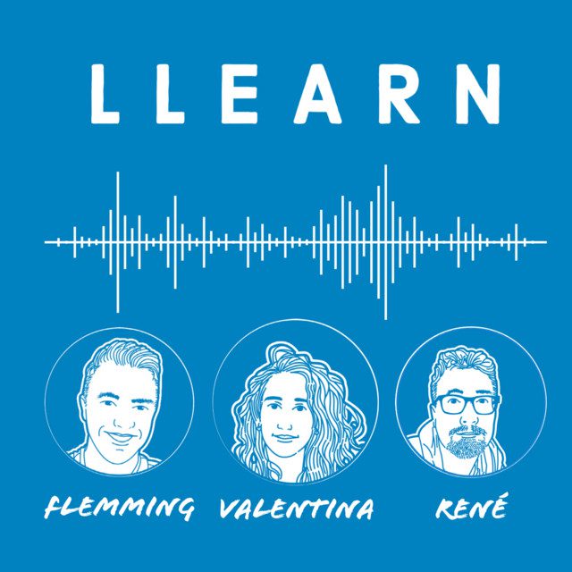 Logo van Llearn: blauwe achtergrond met een witte weergave van geluidsopname en drie portretten van de makers, eveneens in wit.