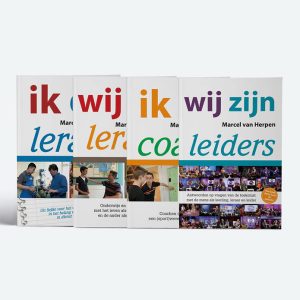 Vier boeken van Centrum Pedgogisch Contact, onder andere over pedagogish tact.