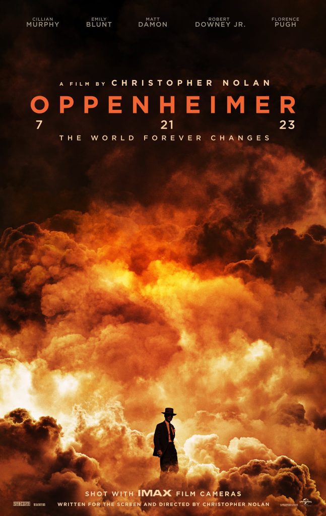 Poster van de film Oppenheimer, waarbij het silhouet van een man zichtbaar is met op de achtergrond een atoomexplosie.